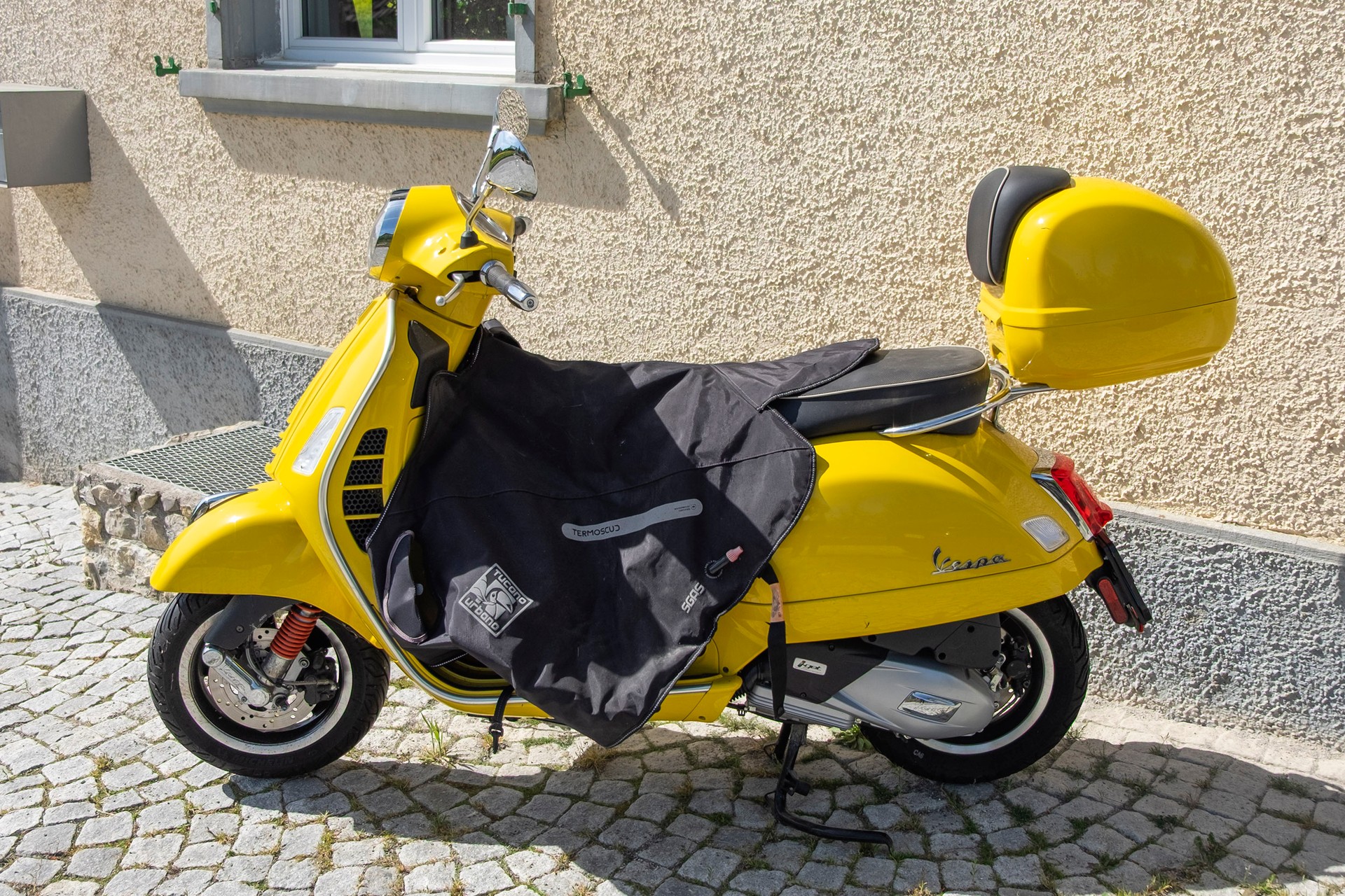 PIAGGIO Vespa GTS 125 i.e ABS-image-1