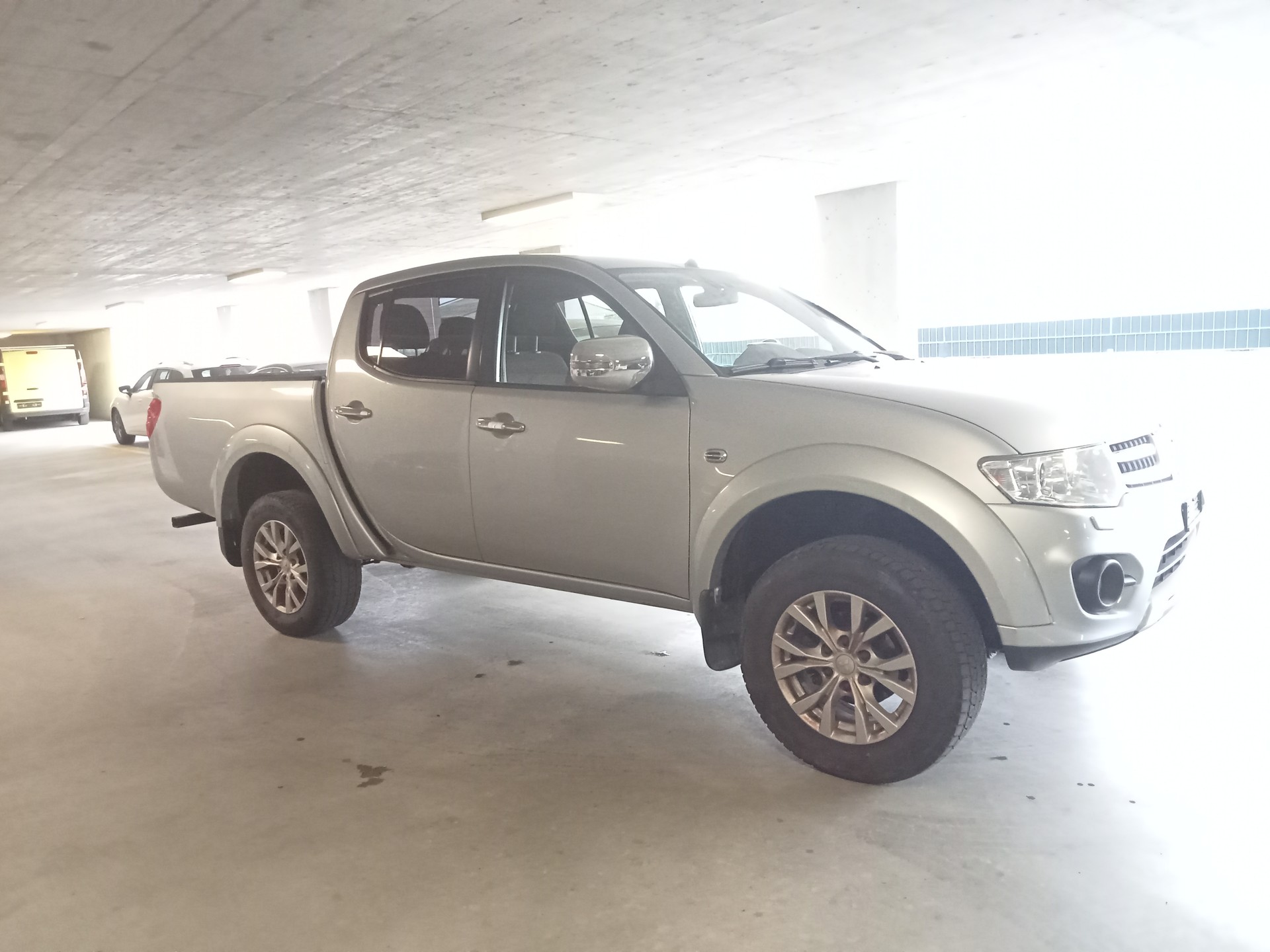MITSUBISHI L 200 2.5-image-1