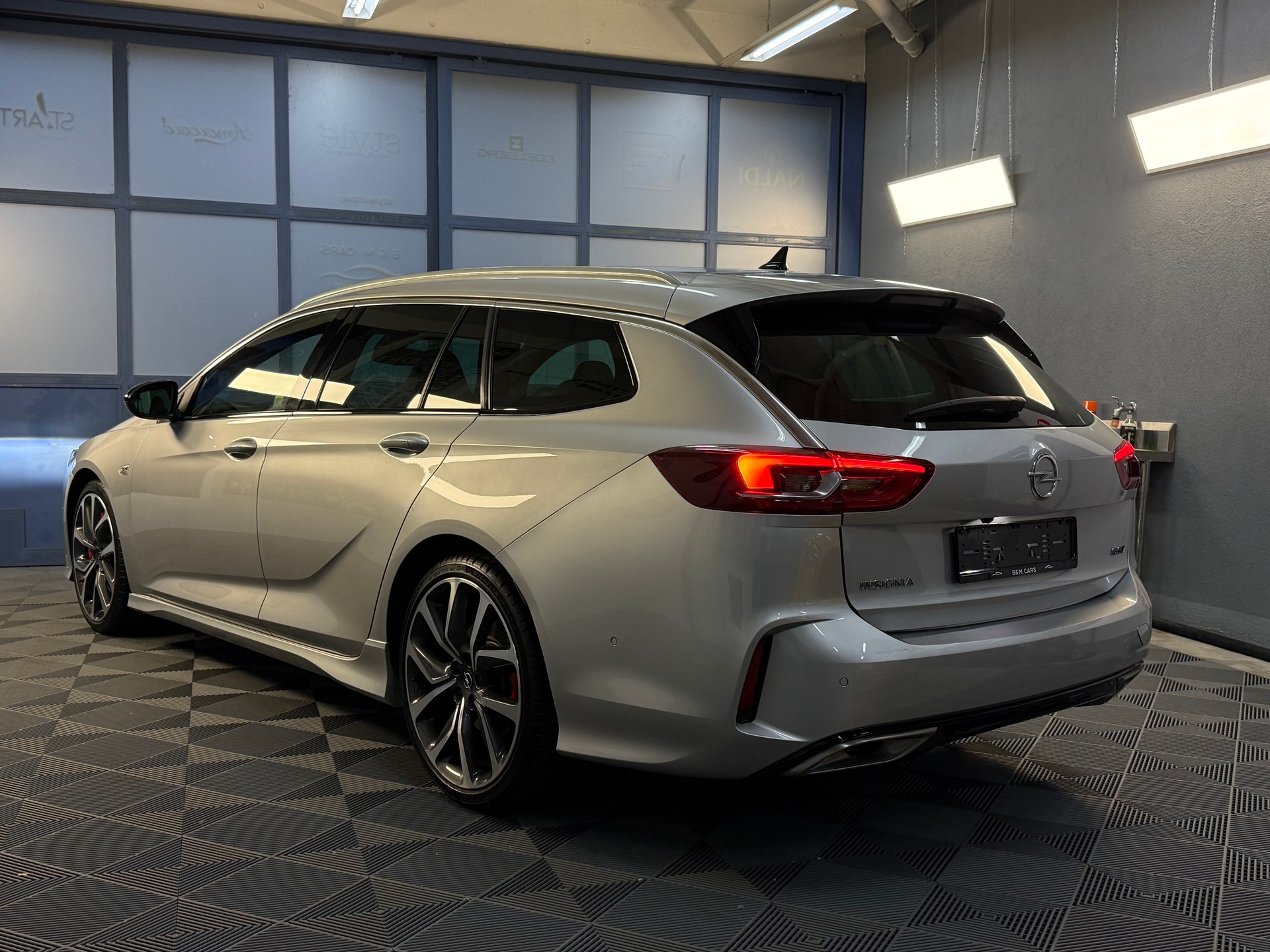 OPEL Insignia 2.0 T Sports Tourer GSi Automatic *4x4* *Vollausstattung* *CH-Fahrzeug*-showroom-element-2