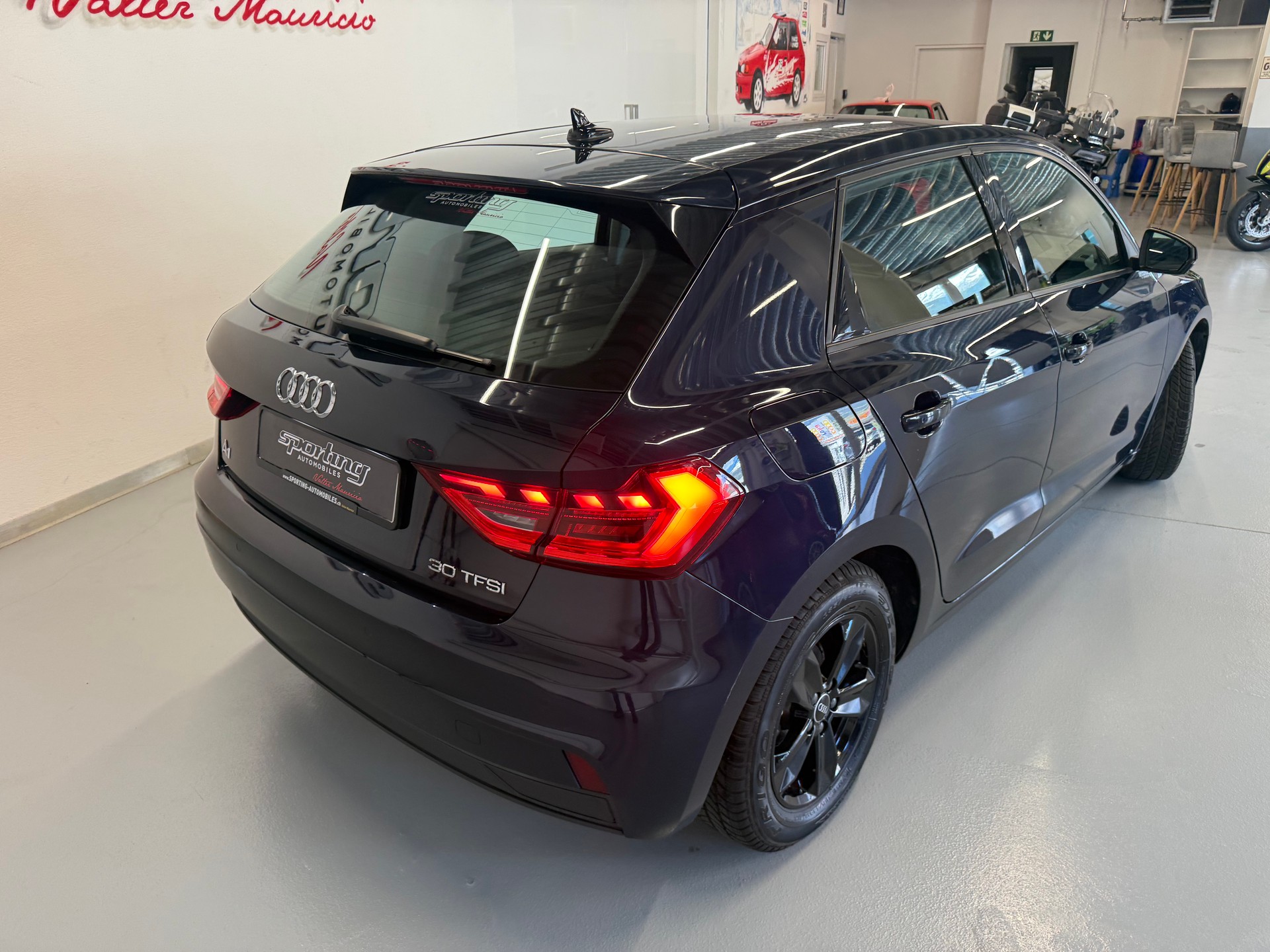 AUDI A1 Sportback 30 TFSI Attraction S-tronic-image-8