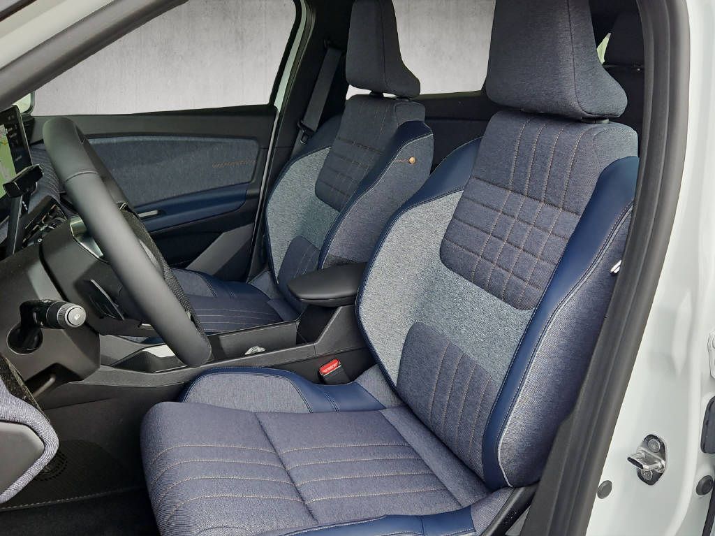 RENAULT 4 E-Tech Comfort Range techno-image-4