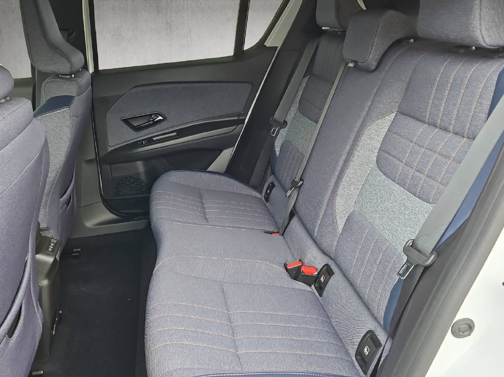 RENAULT 4 E-Tech Comfort Range techno-image-5