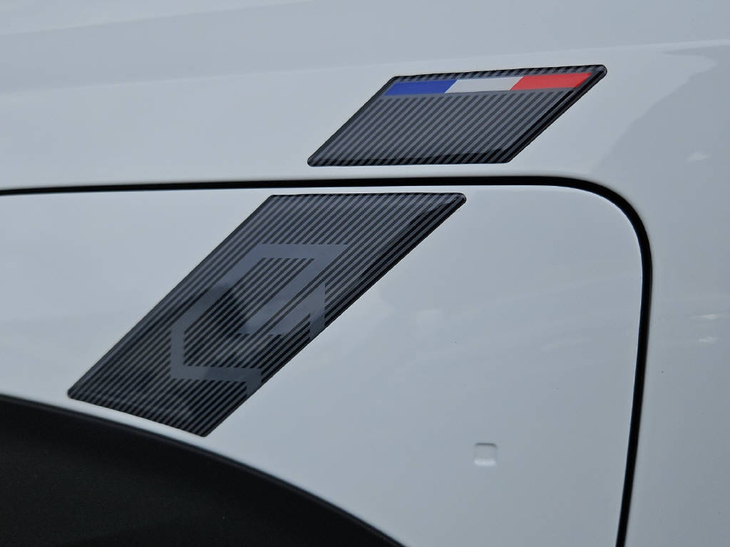 RENAULT 4 E-Tech Comfort Range techno-image-10