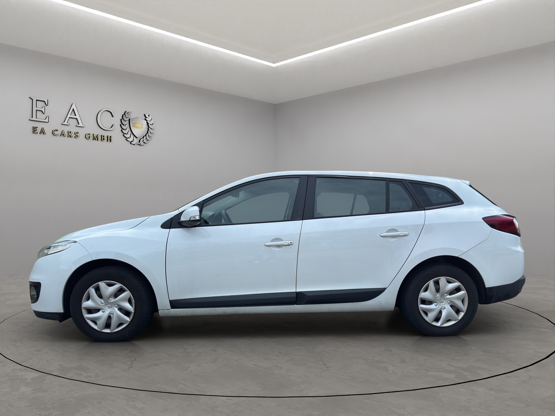 RENAULT Mégane Grandtour 2.0 16V Dynamique CVT-showroom-element-1