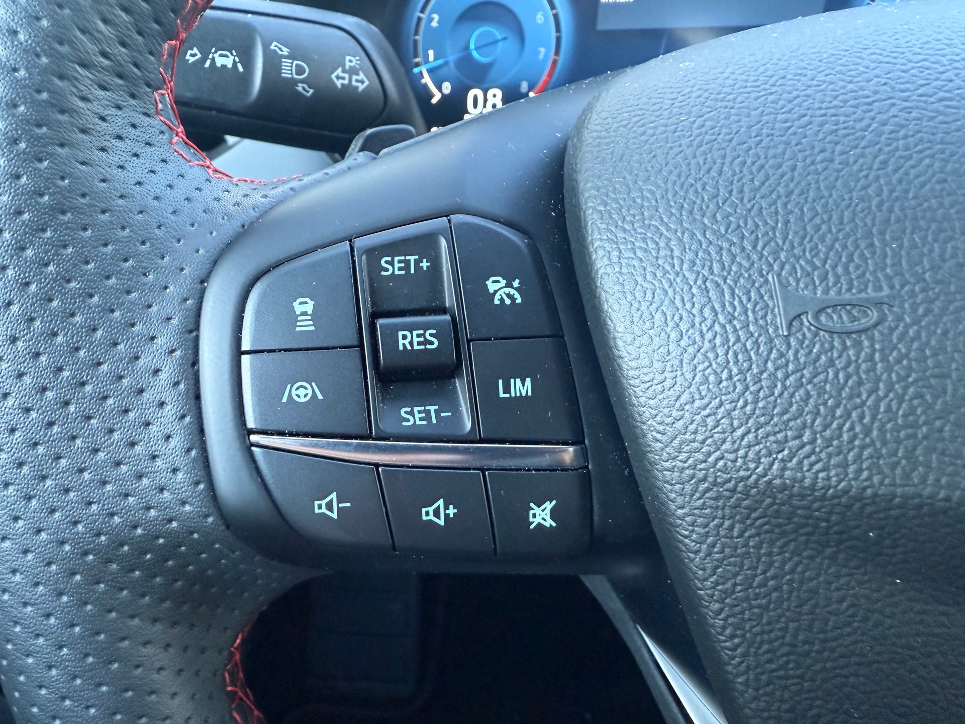 FORD Focus Station Wagon 2.3 EcoB ST X 280 PS-image-16