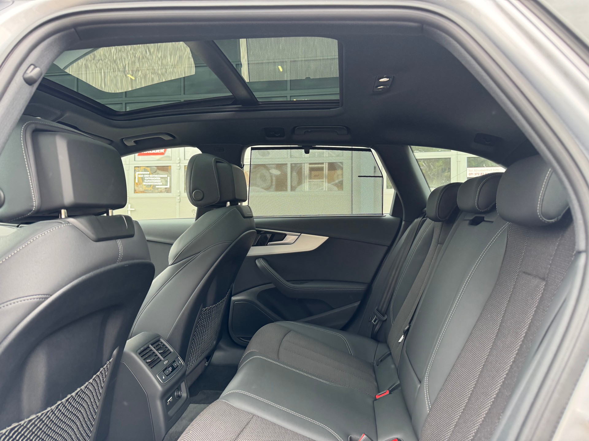 AUDI A4 Avant 45 TFSI S line S-tronic quattro*AHK*Panoramadach*19 " Aluräder*5 Jahre Garantie*-image-9