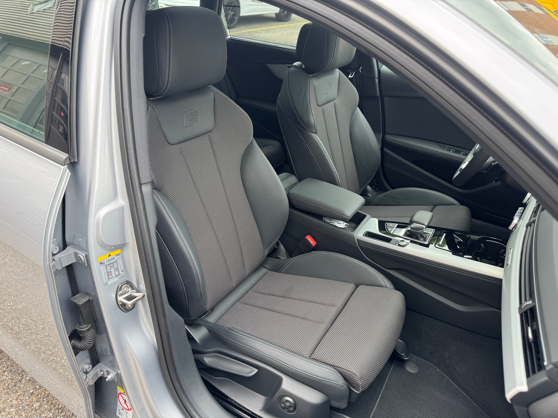 AUDI A4 Avant 45 TFSI S line S-tronic quattro*AHK*Panoramadach*19 " Aluräder*5 Jahre Garantie*-image-8