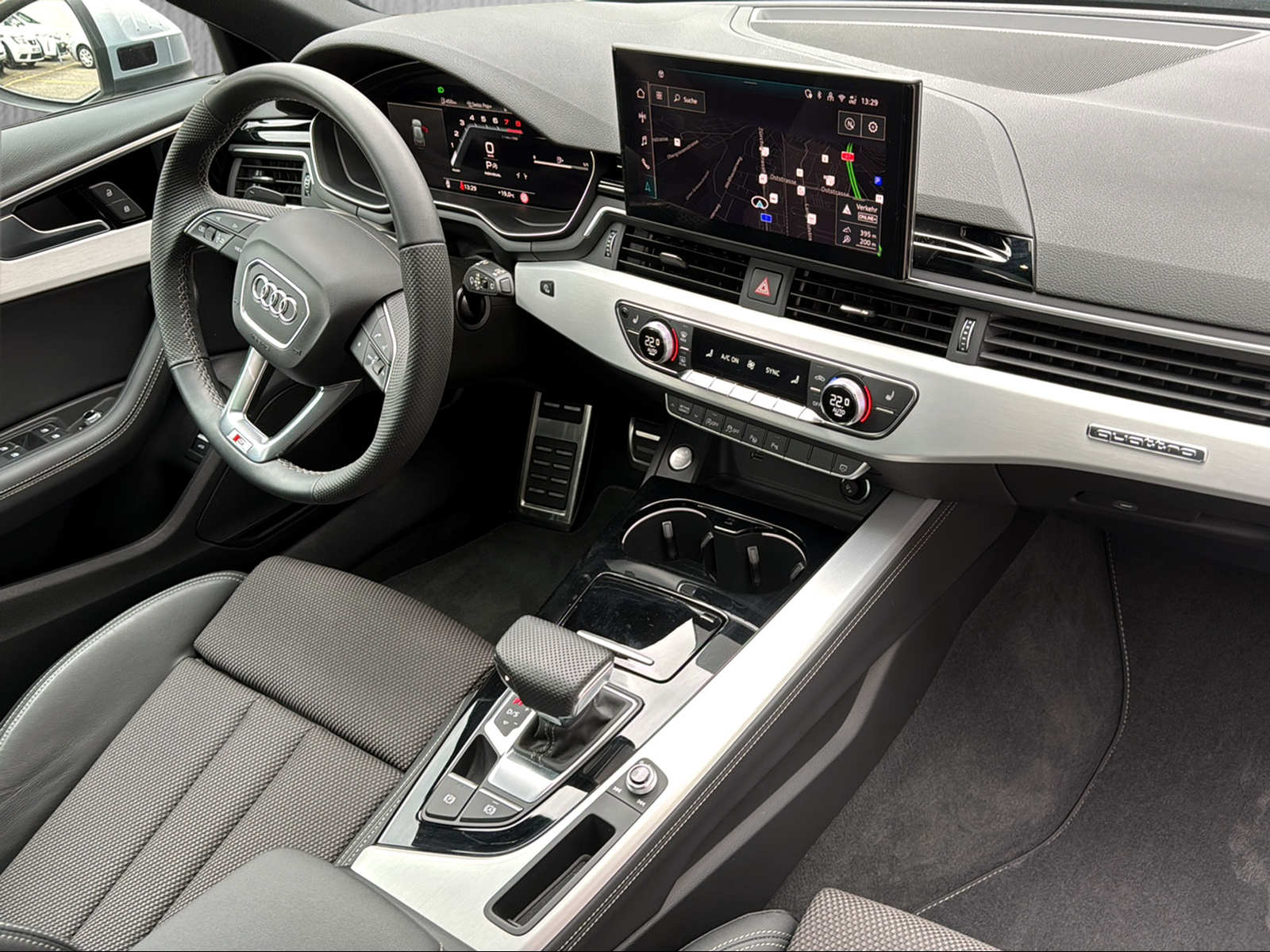 AUDI A4 Avant 45 TFSI S line S-tronic quattro*AHK*Panoramadach*19 " Aluräder*5 Jahre Garantie*-image-11