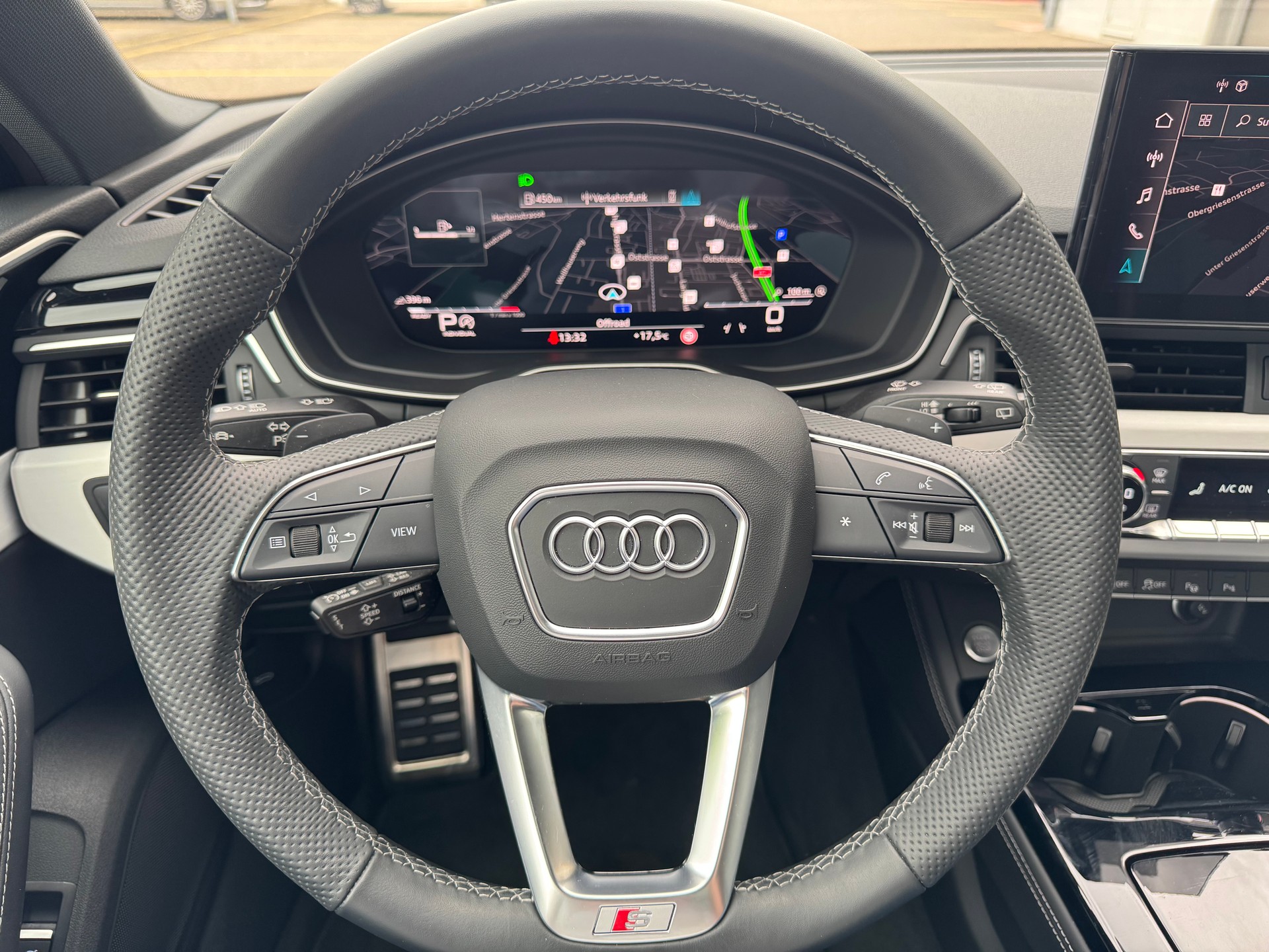AUDI A4 Avant 45 TFSI S line S-tronic quattro*AHK*Panoramadach*19 " Aluräder*5 Jahre Garantie*-image-12