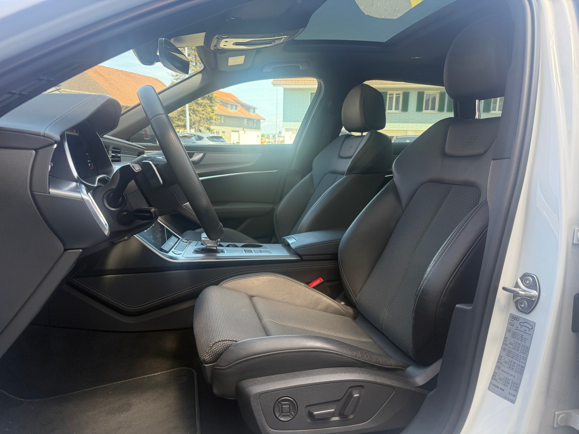 AUDI A6 Avant 2.0 45 TFSI Sport quattro S-Tronic-image-10