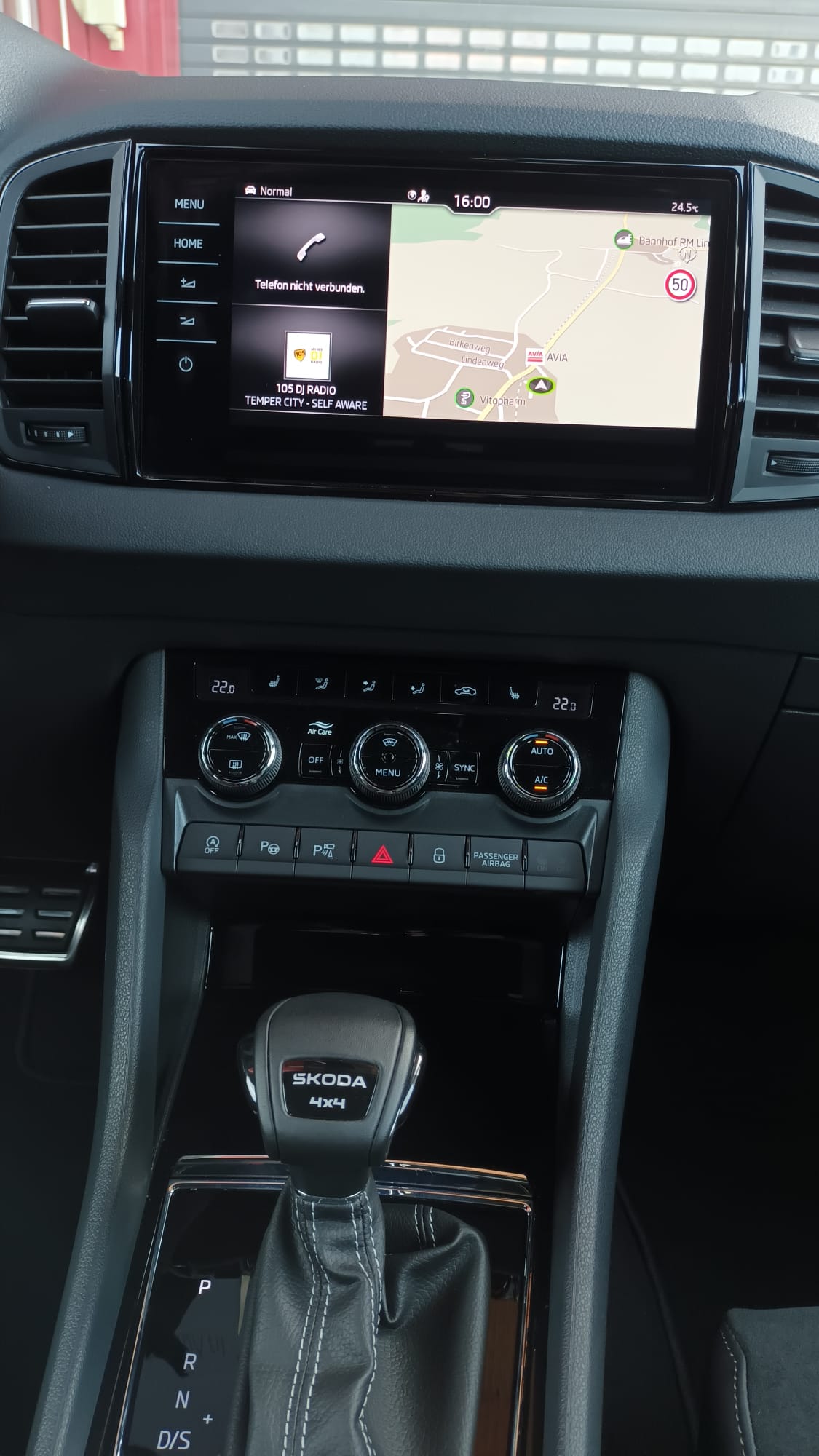 SKODA Karoq 2.0 TSI SportLine 4x4 DSG-image-10
