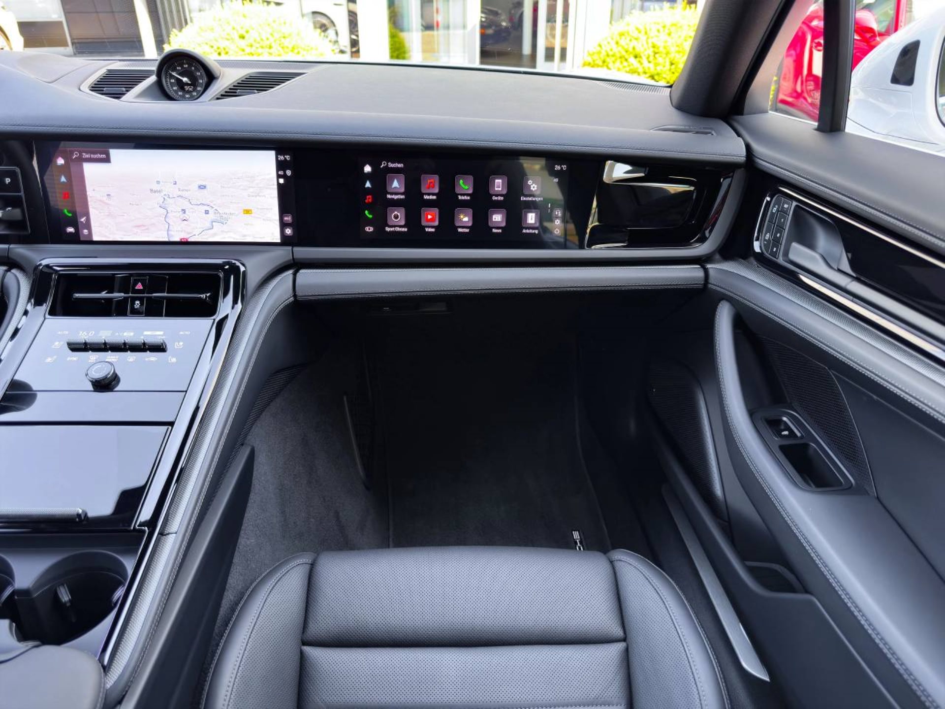PORSCHE Panamera 4S E-Hybrid-image-19