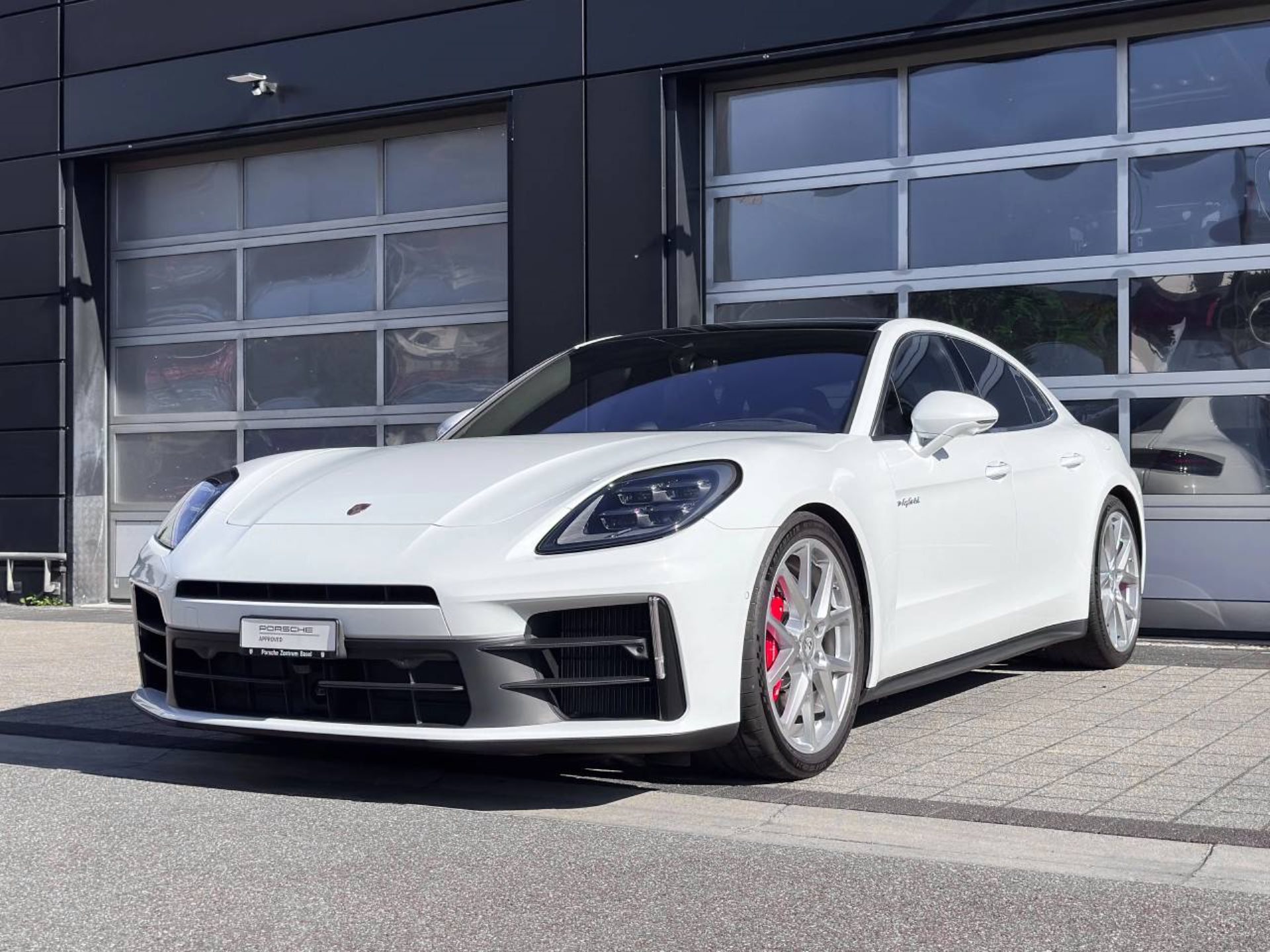PORSCHE Panamera 4S E-Hybrid-image-8