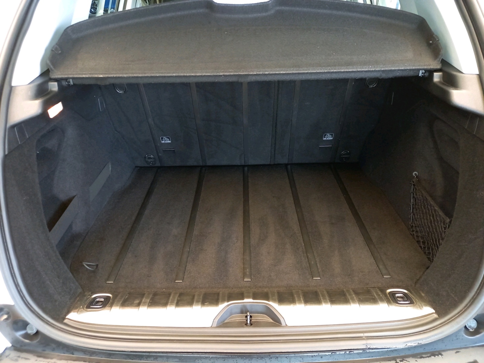PEUGEOT 2008 1.6 e-HDi 115 Allure-image-9
