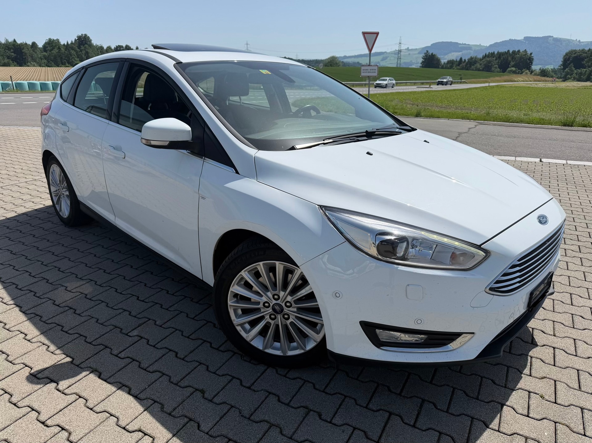 FORD Focus 1.5 SCTi Carving-image-1