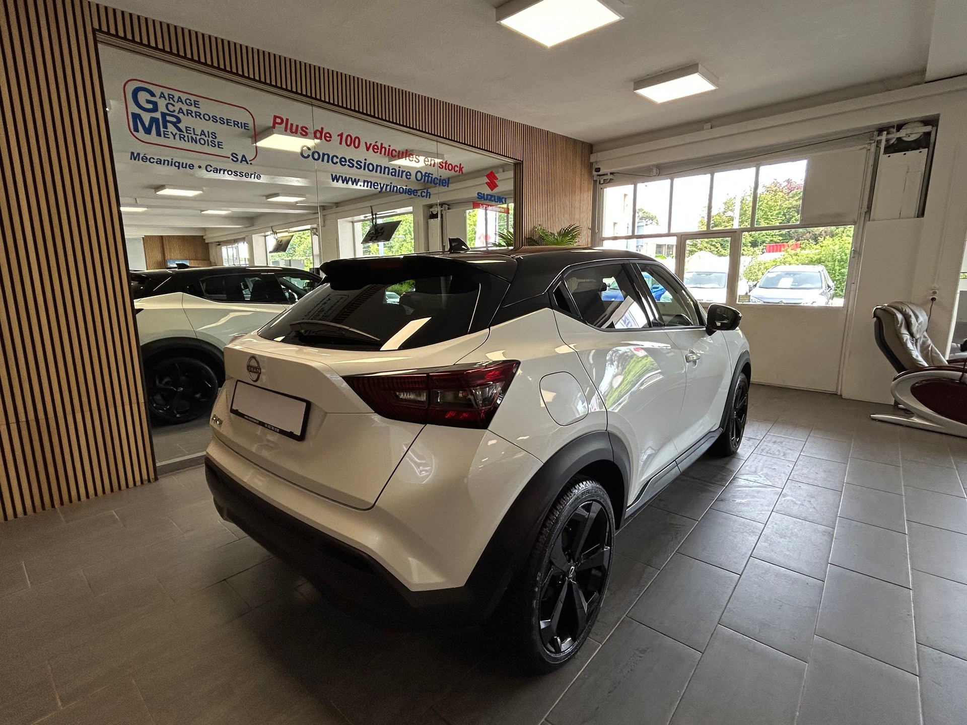 NISSAN Juke 1.0 DIG-T Tekna-image-6