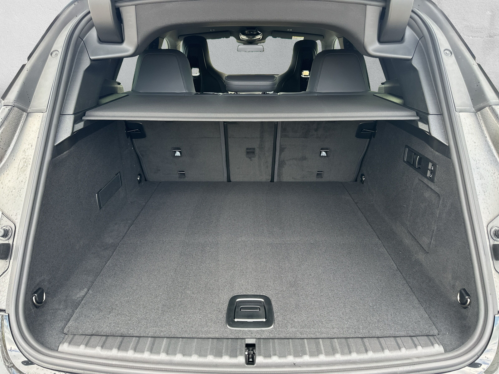 BMW iX xDrive60 M Sport-image-9