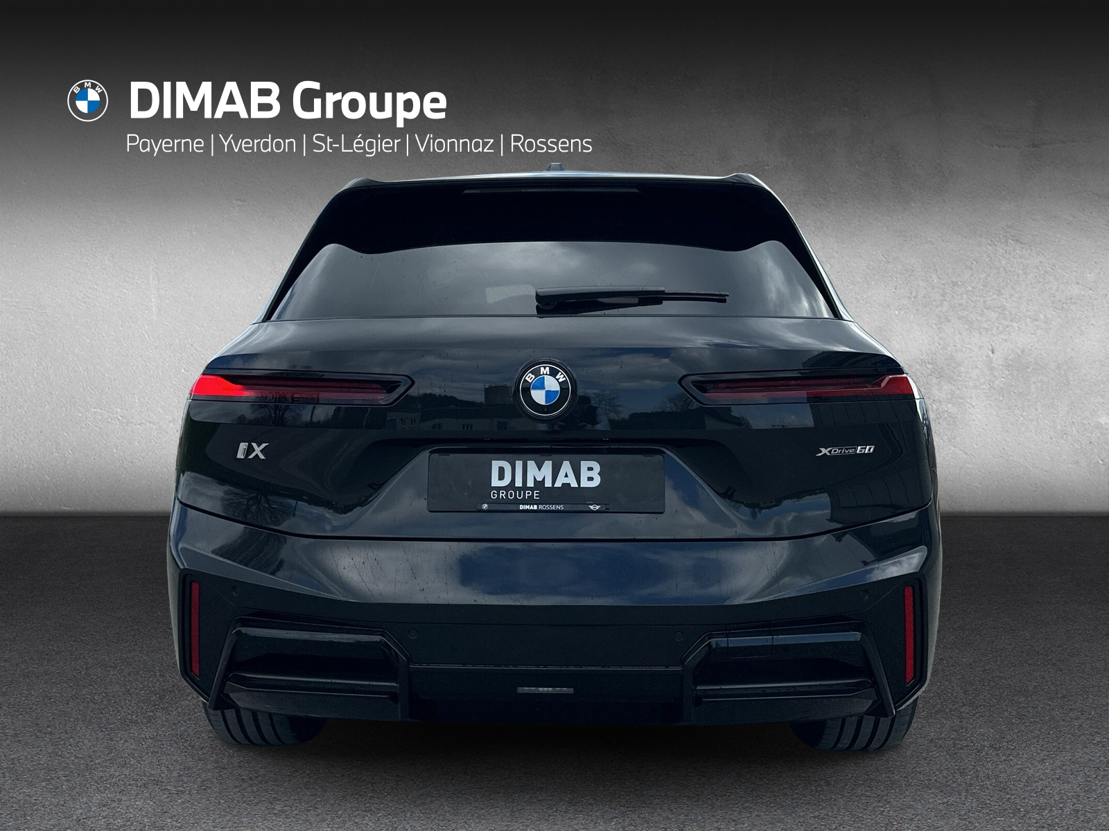 BMW iX xDrive60 M Sport-showroom-element-3