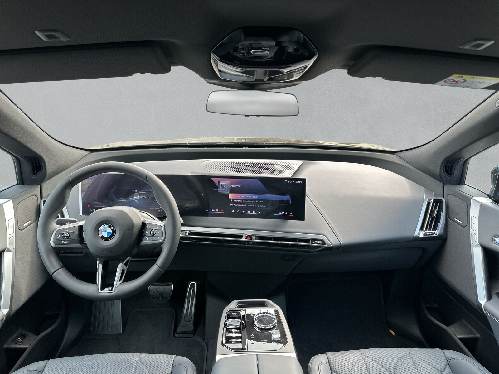 BMW iX xDrive60 M Sport-image-12