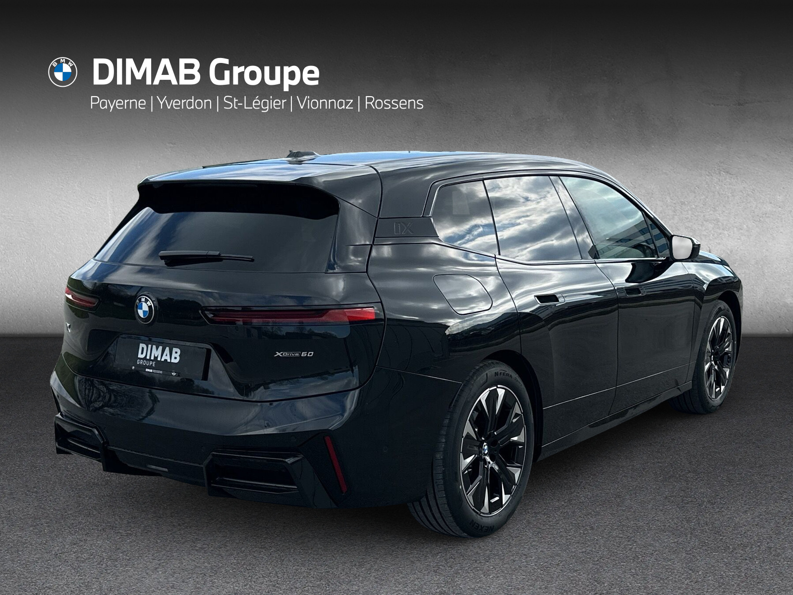 BMW iX xDrive60 M Sport-image-4