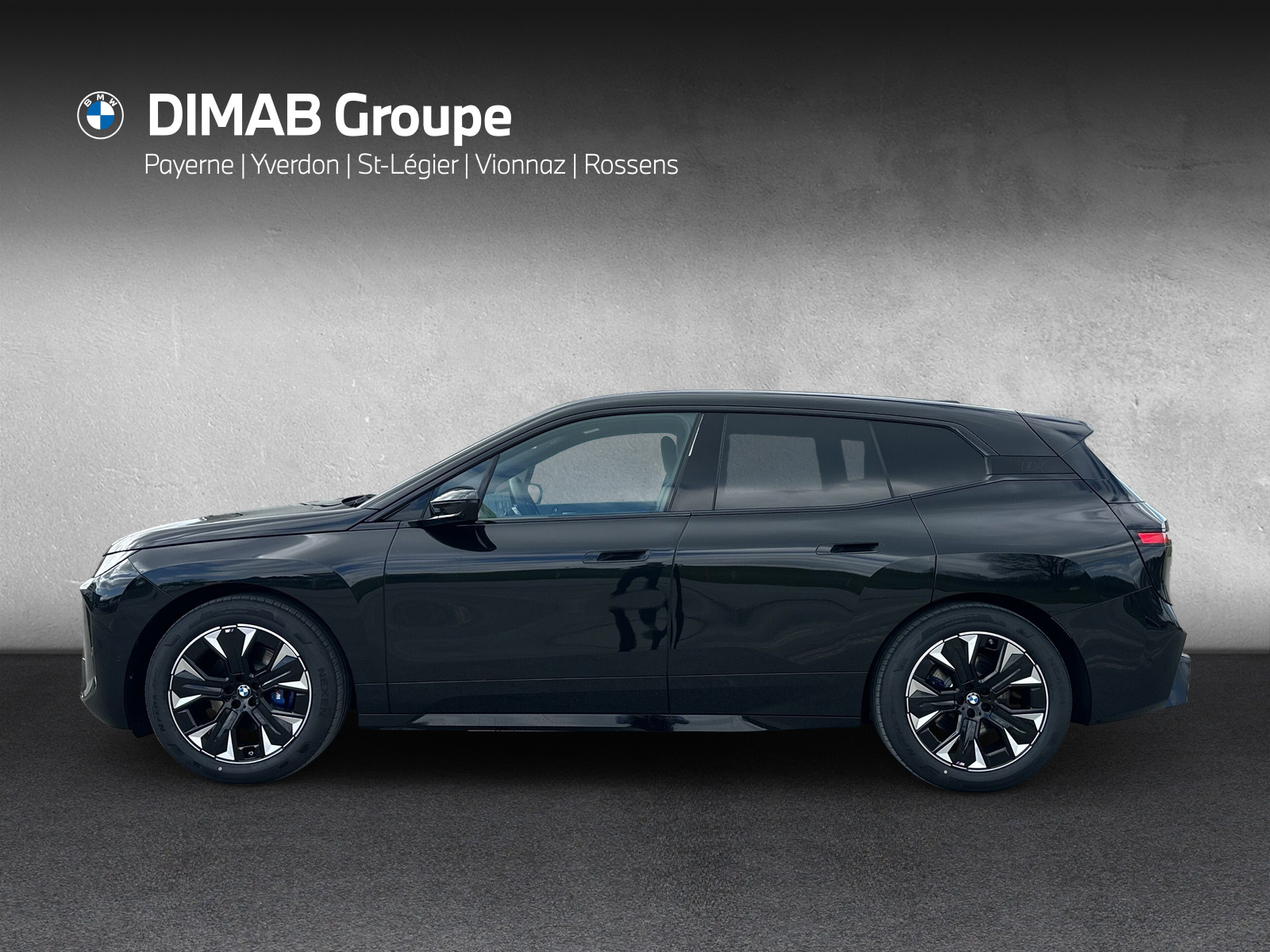 BMW iX xDrive60 M Sport-showroom-element-1