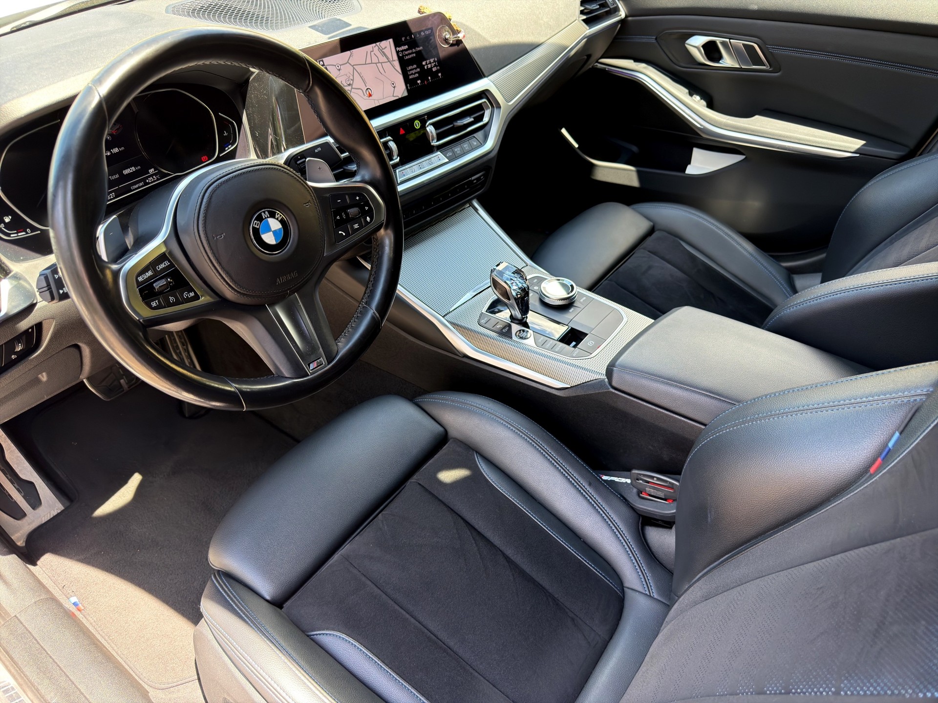 BMW 320i xDrive Steptronic M Sport-image-11