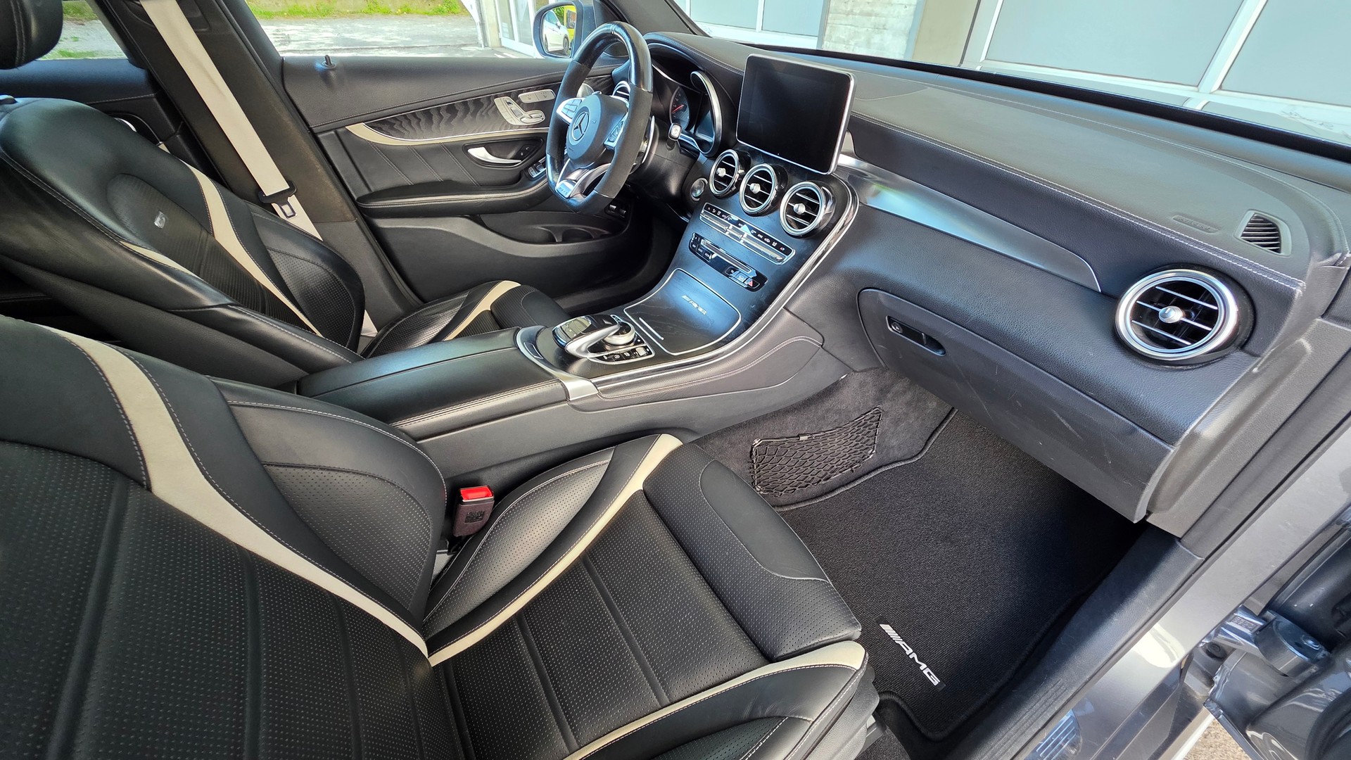 MERCEDES-BENZ GLC 63 S AMG 4Matic+ 9G-Tronic-image-10