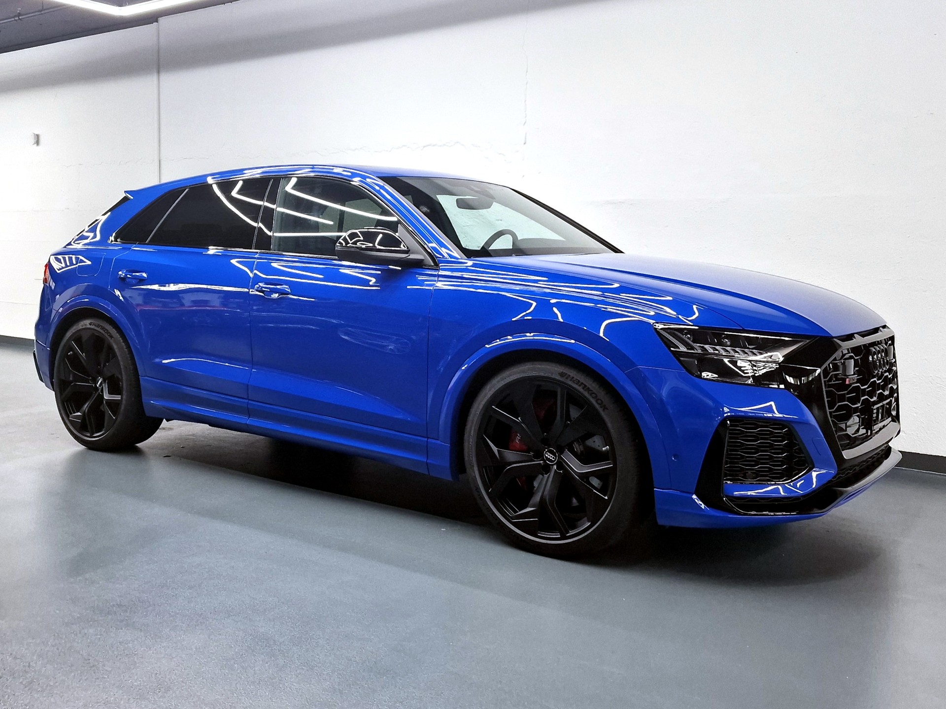 AUDI RS Q8 4.0 V8 TFSI quattro T-Tronic-showroom-element-1