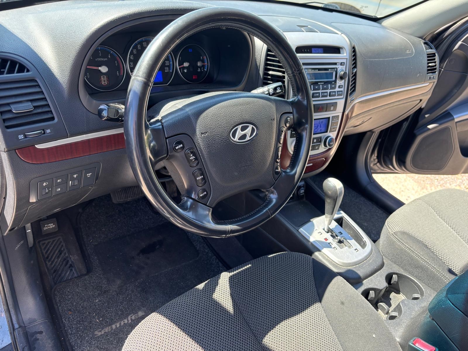 HYUNDAI Santa Fe 2.2 CRDi Premium 4WD Automatic-image-8