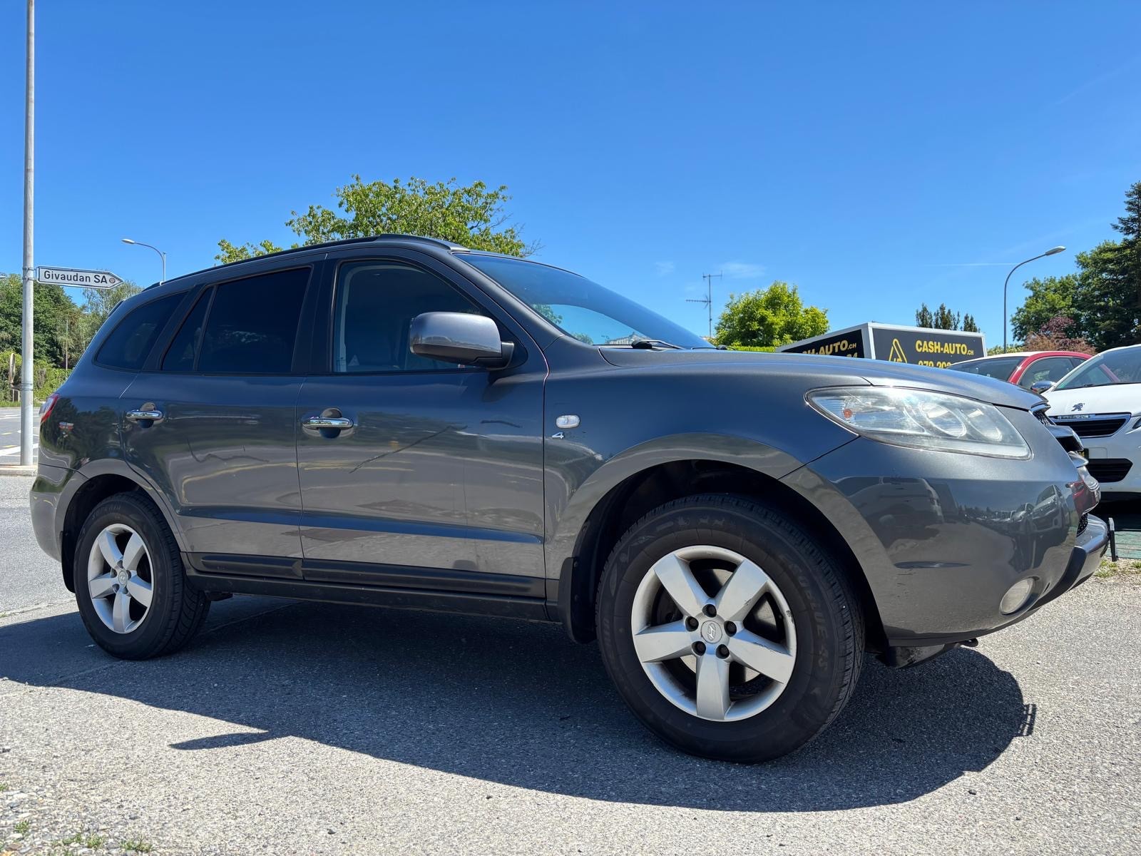 HYUNDAI Santa Fe 2.2 CRDi Premium 4WD Automatic-image-5
