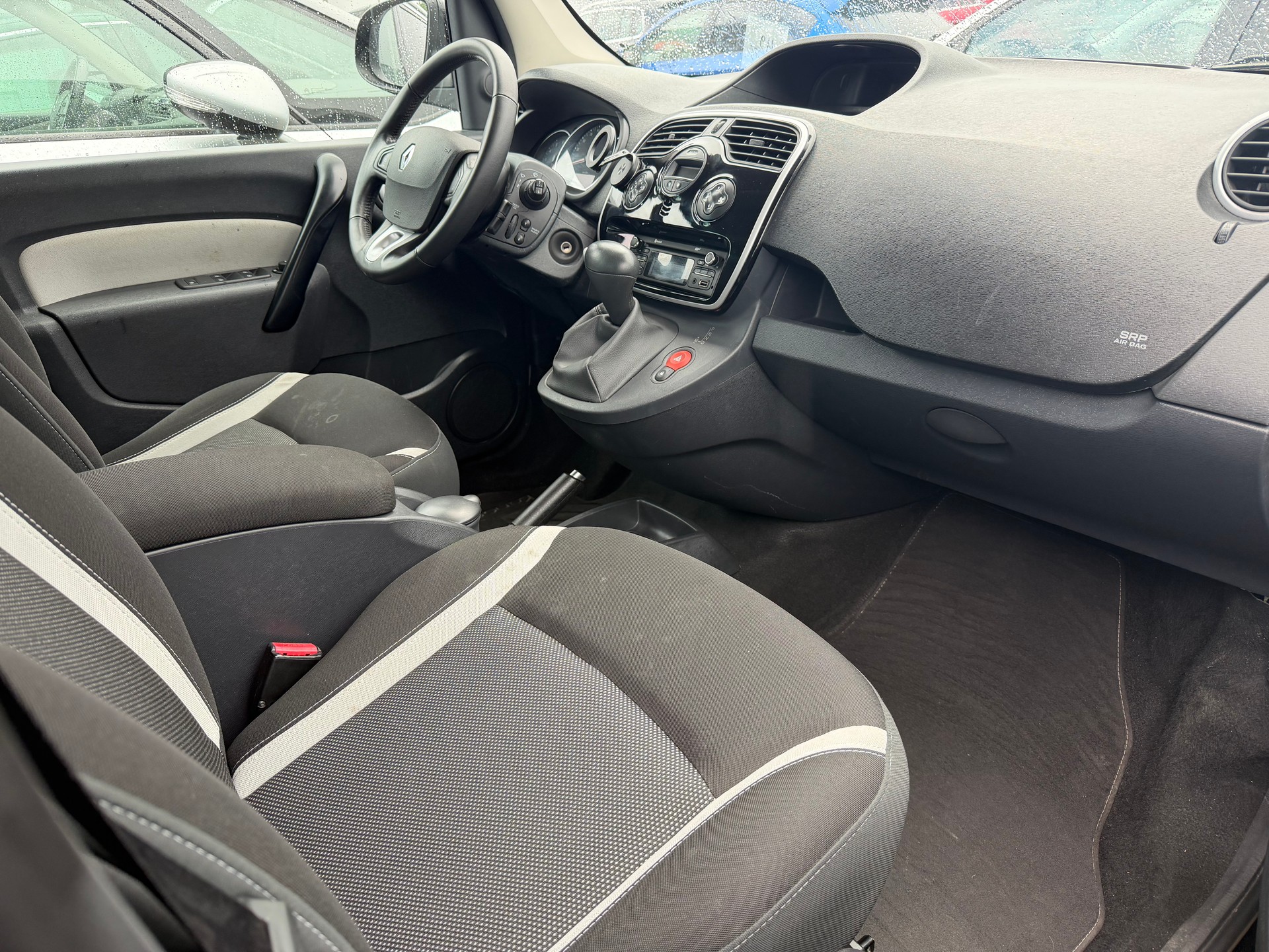 RENAULT Kangoo 1.2 16V Turbo Intens EDC-image-7