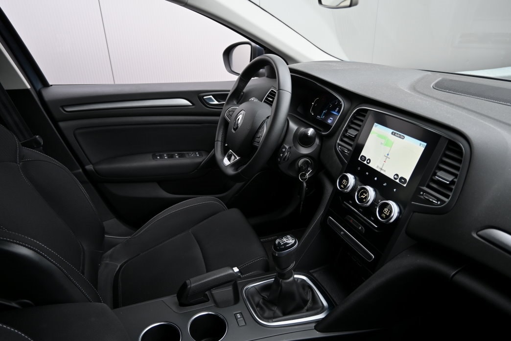 RENAULT Mégane Berline 1.3 16V Turbo Zen Facelift-image-6
