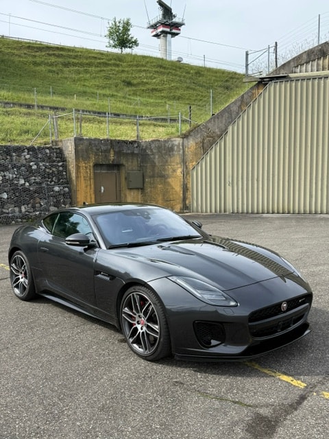 JAGUAR R-Dynamic