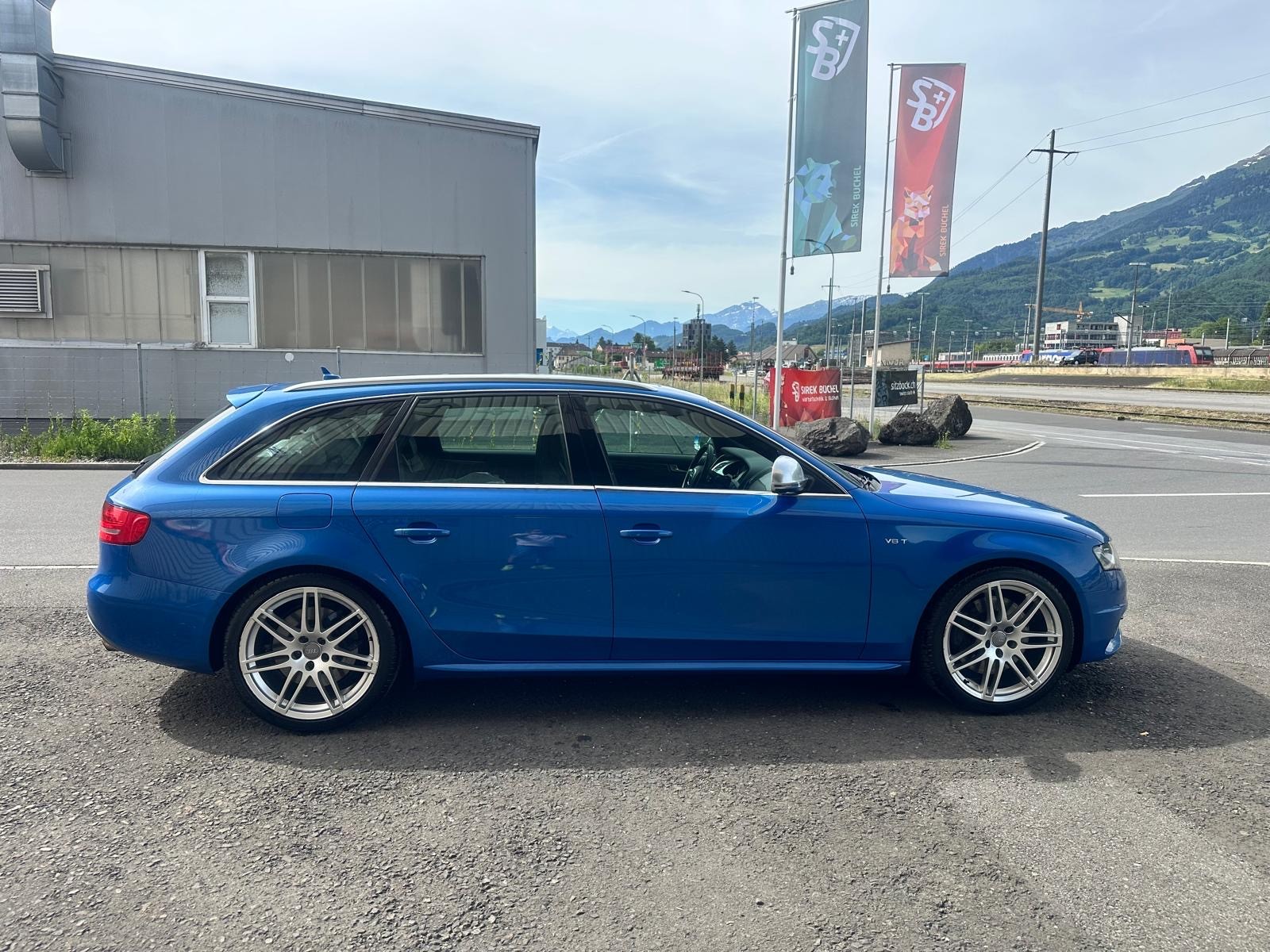 AUDI S4 Avant 3.0 TFSI quattro S-tronic-image-2