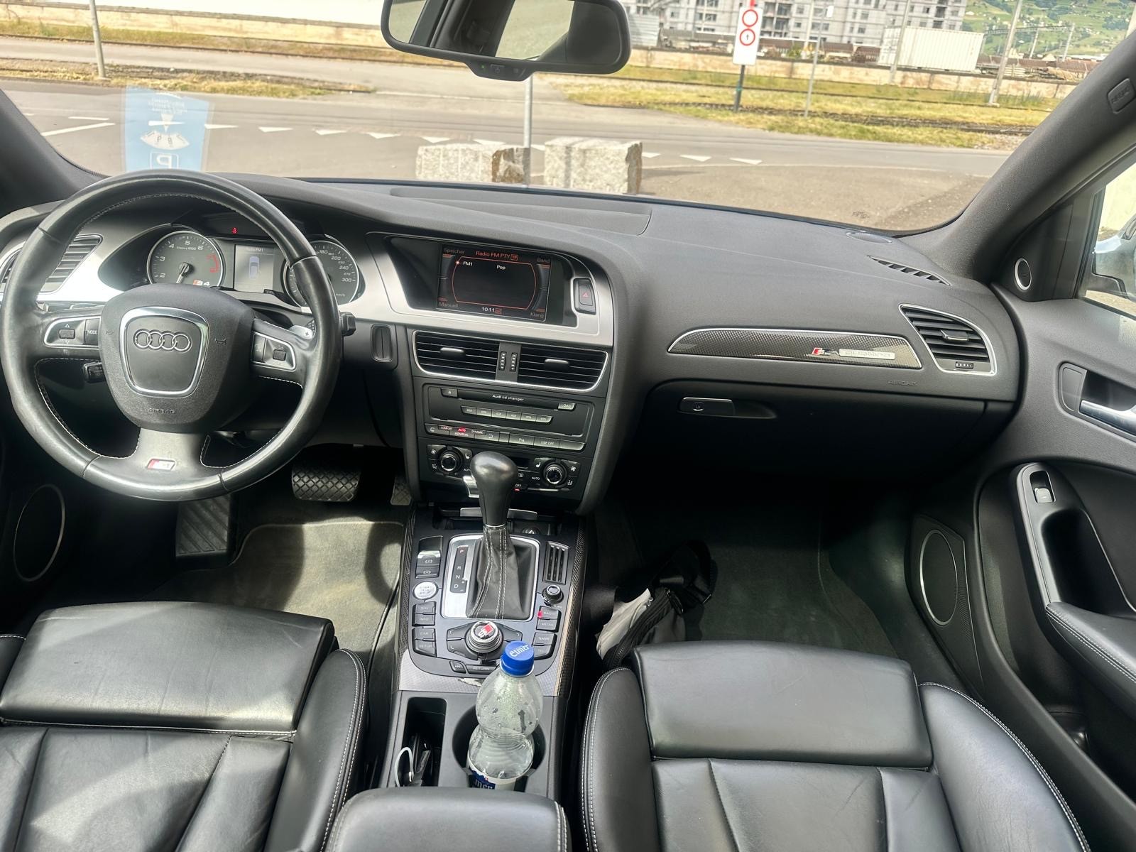 AUDI S4 Avant 3.0 TFSI quattro S-tronic-image-9