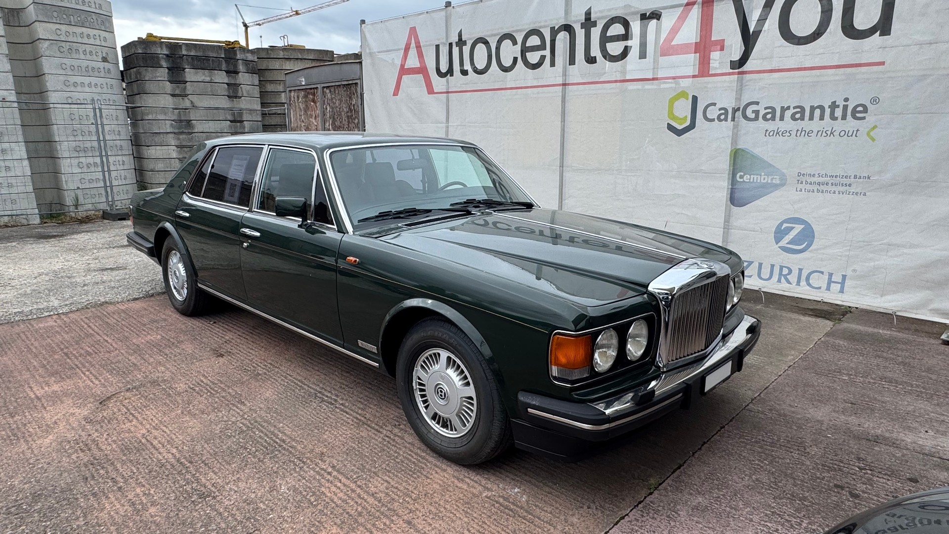 BENTLEY Mulsanne-showroom-element-2