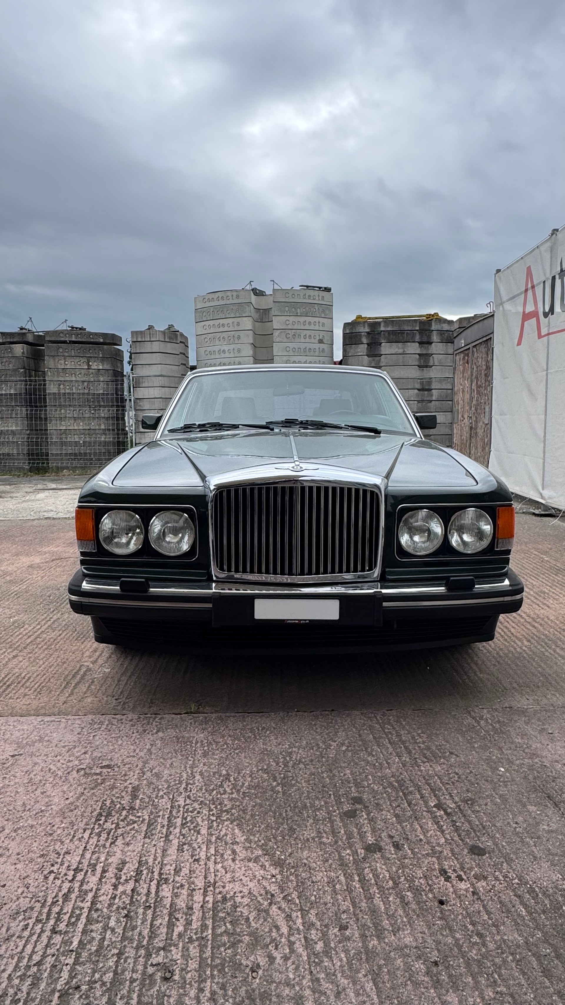 BENTLEY Mulsanne-showroom-element-3