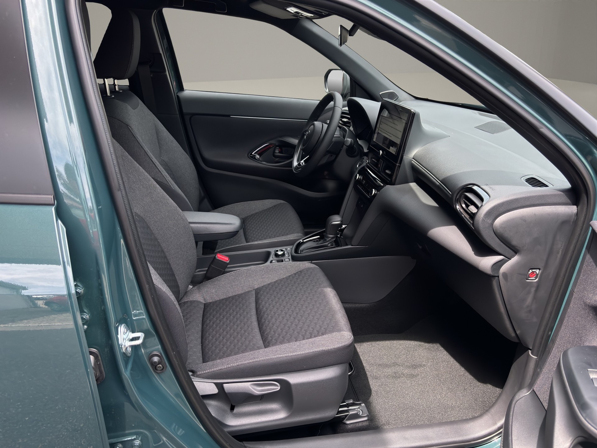 TOYOTA Yaris Cross 1.5 Trend AWDi e-CVT-image-15