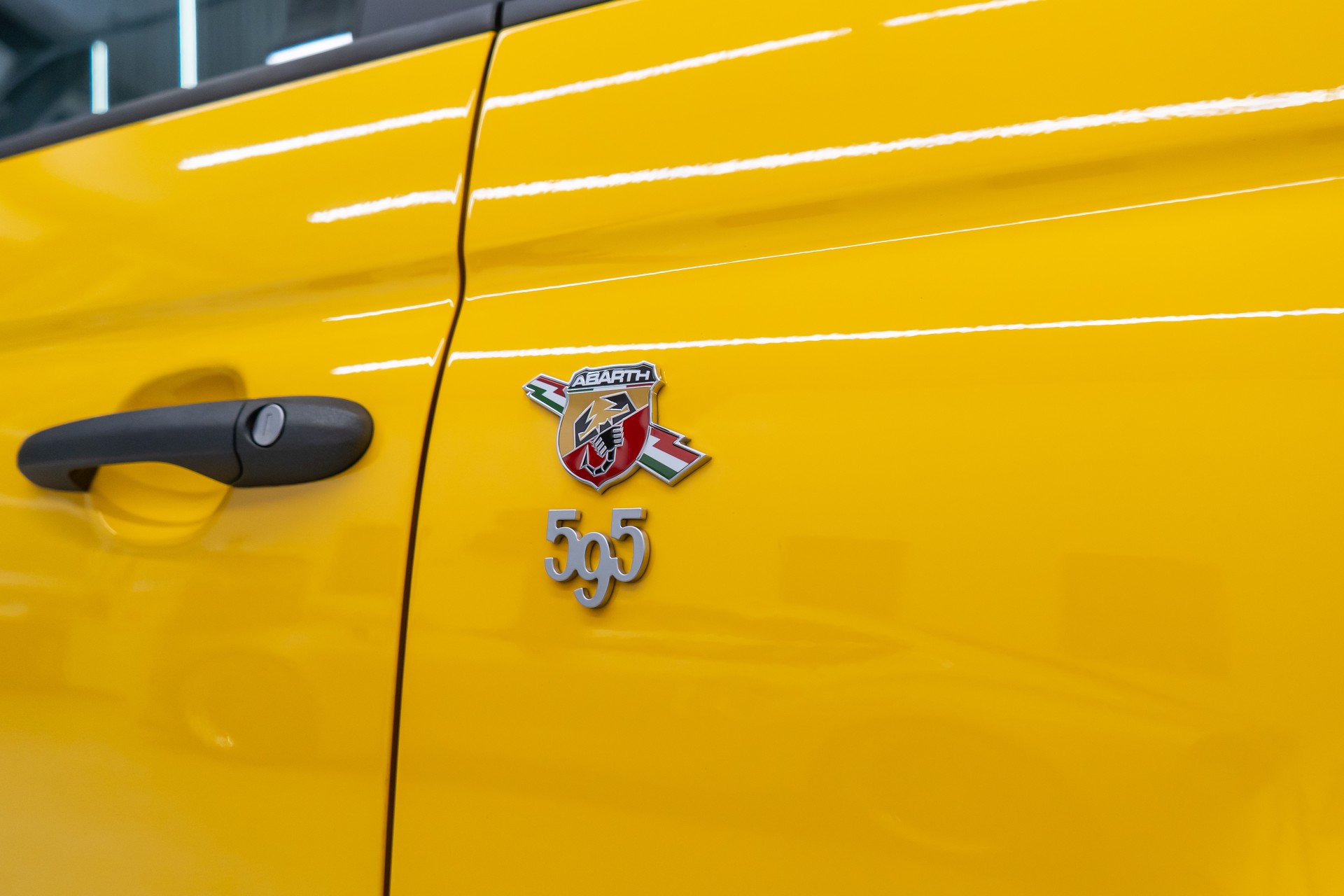 FIAT 595 1.4 16V TURBO ABARTH COMPETIZIONE / GELBER FLITZER / OHNE OPF-image-8