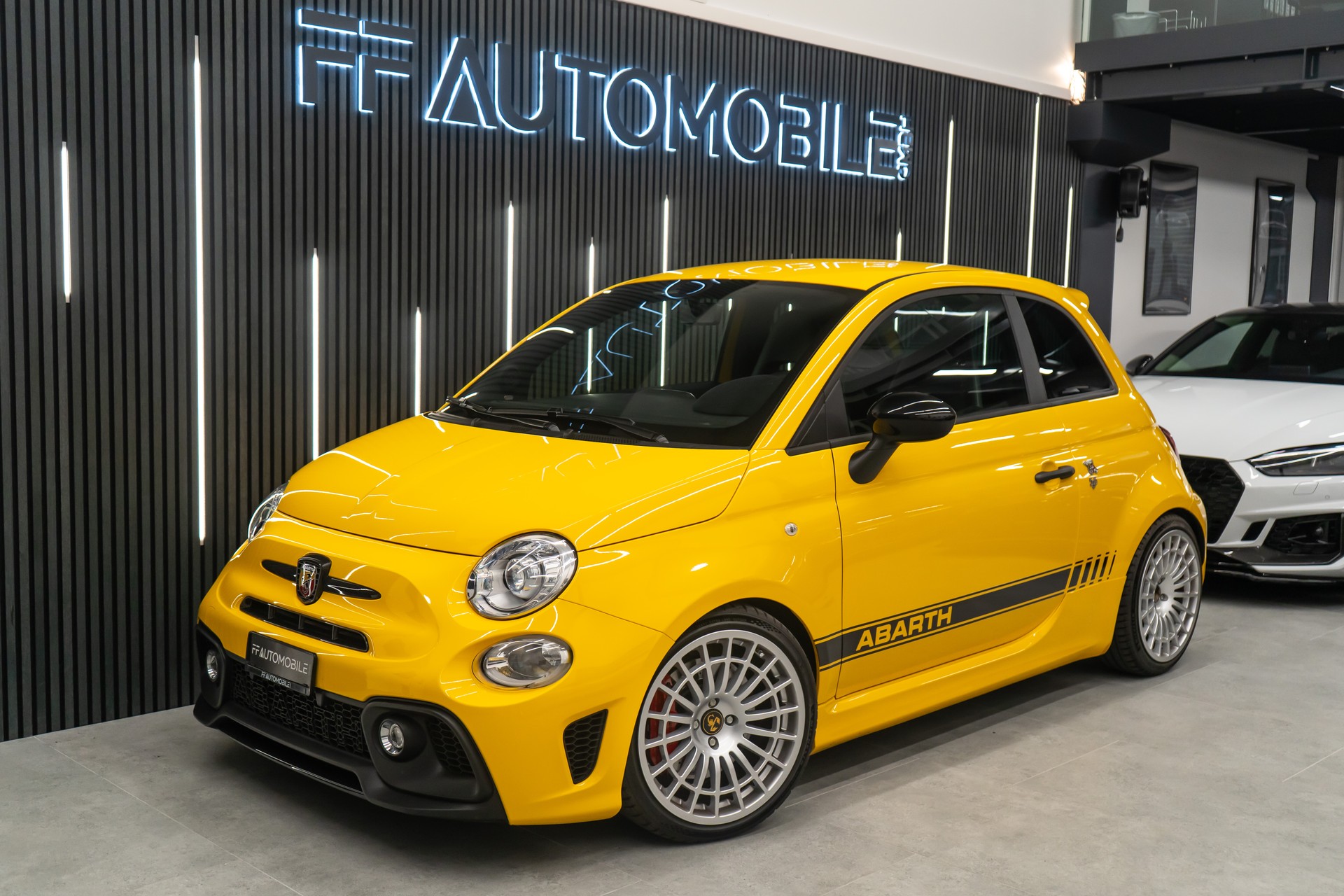 FIAT 595 1.4 16V TURBO ABARTH COMPETIZIONE / GELBER FLITZER / OHNE OPF-showroom-element-1