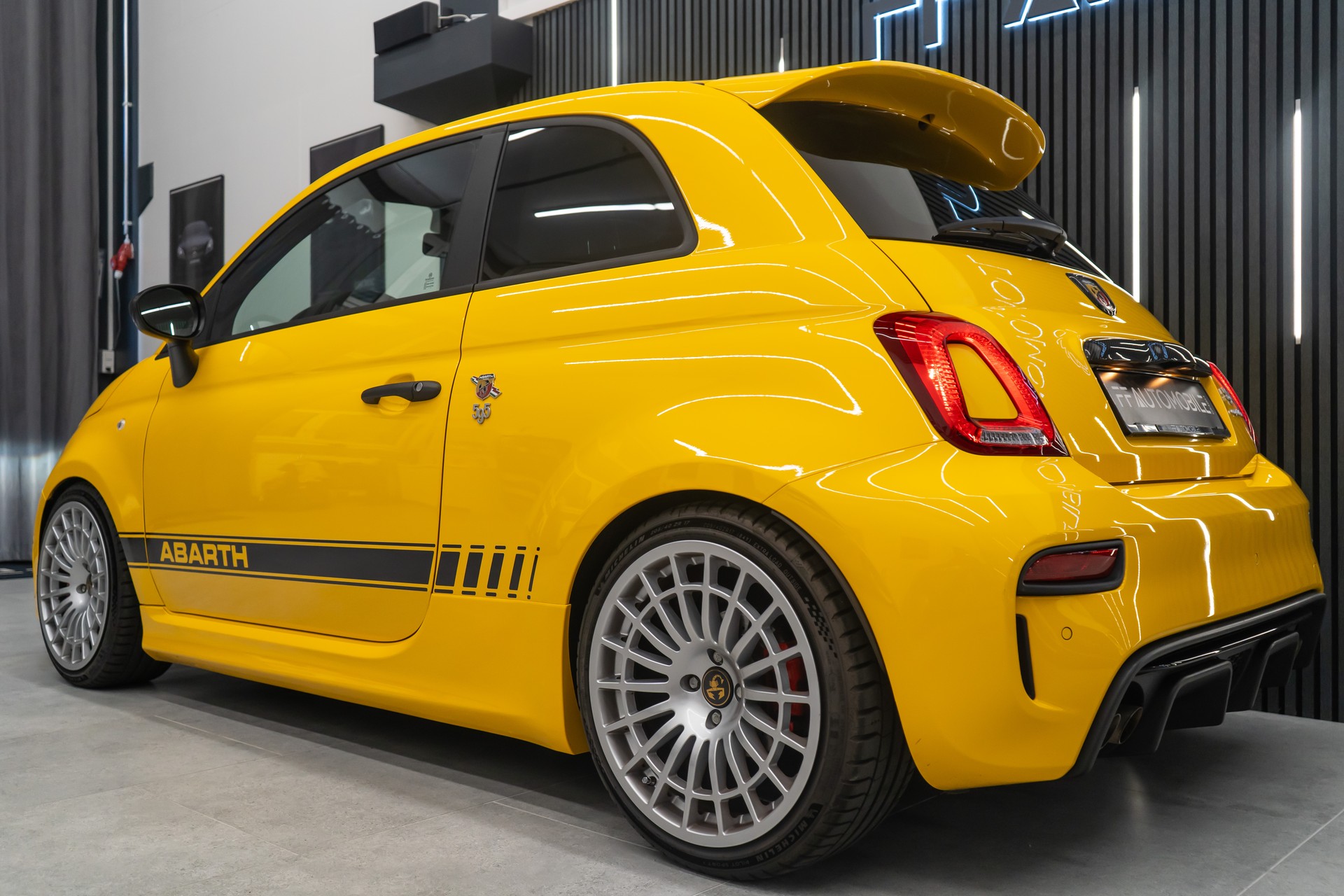 FIAT 595 1.4 16V TURBO ABARTH COMPETIZIONE / GELBER FLITZER / OHNE OPF-image-9