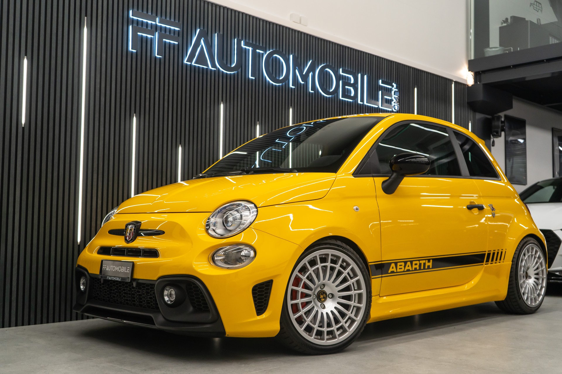 FIAT 595 1.4 16V TURBO ABARTH COMPETIZIONE / GELBER FLITZER / OHNE OPF