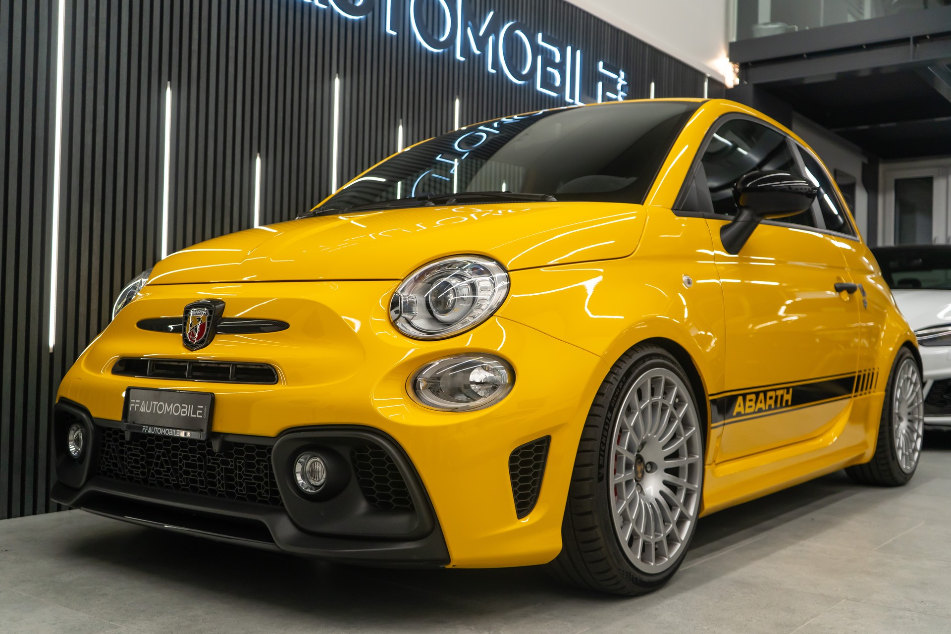 FIAT 595 1.4 16V TURBO ABARTH COMPETIZIONE / GELBER FLITZER / OHNE OPF-showroom-element-3