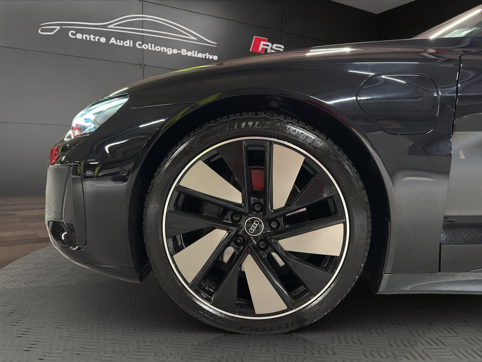 AUDI e-tron GT quattro-image-18