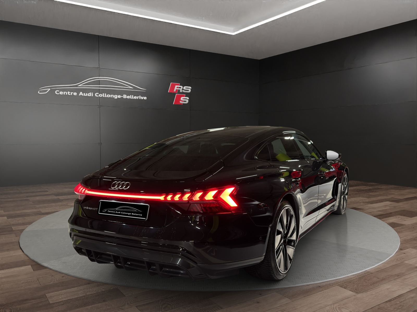 AUDI e-tron GT quattro-image-5