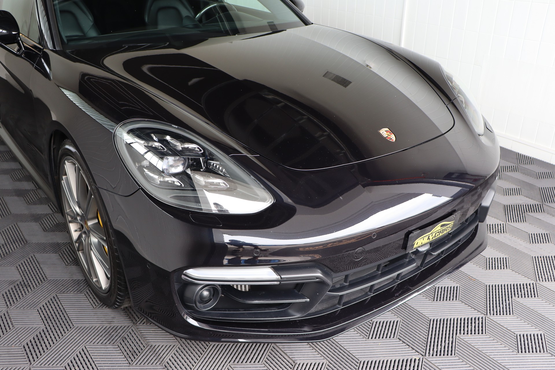 PORSCHE PANAMERA TURBO S EXECUTIVE E-HYBRID PDK * APPROVED GARATNIE BIS 10.2027 * LANGVERSION * PCCB * SPORTCHRONO * EINZIGARTIG *-showroom-element-2