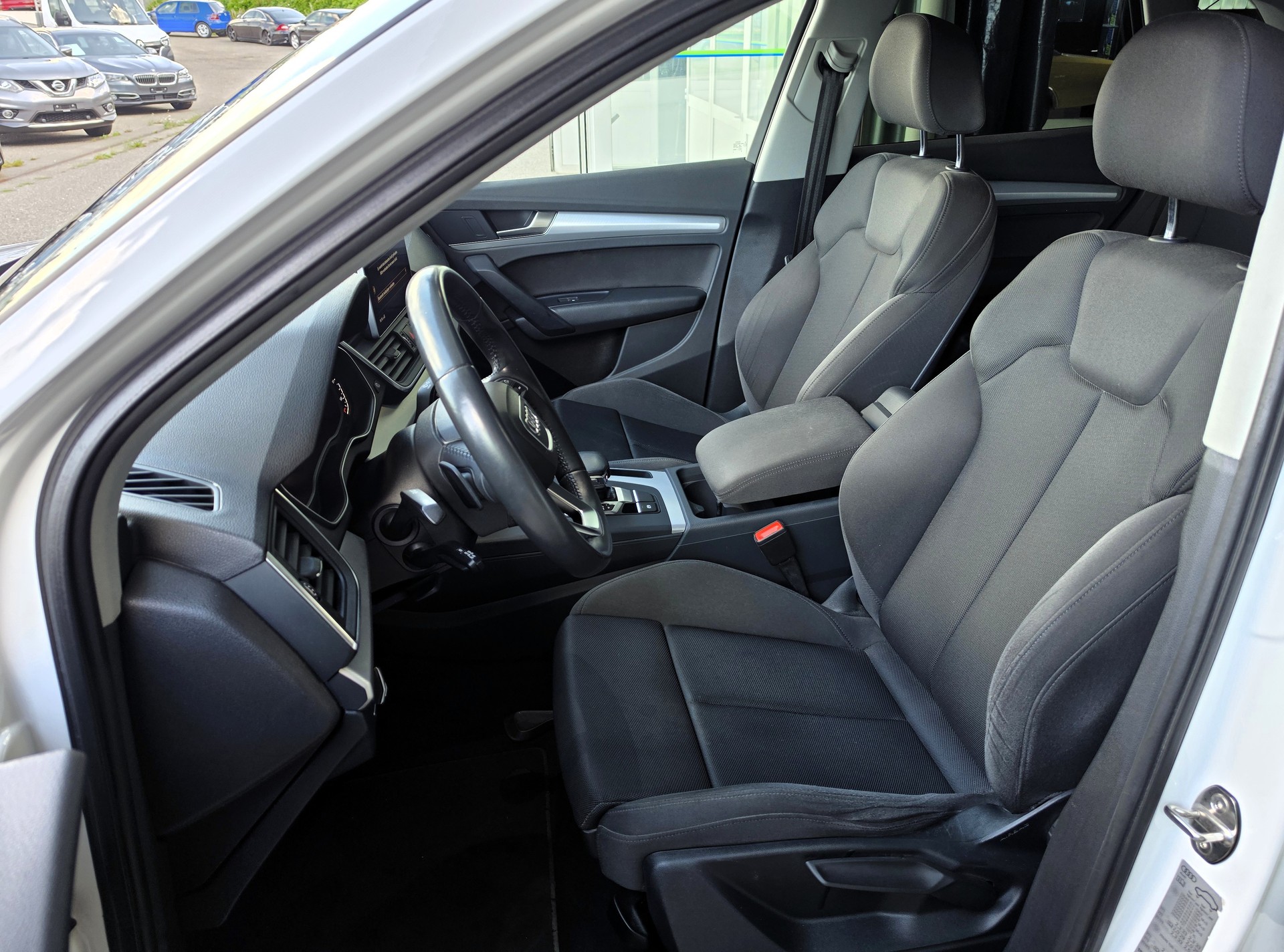AUDI Q5 40 TDI Sport quattro S-Tronic-image-9