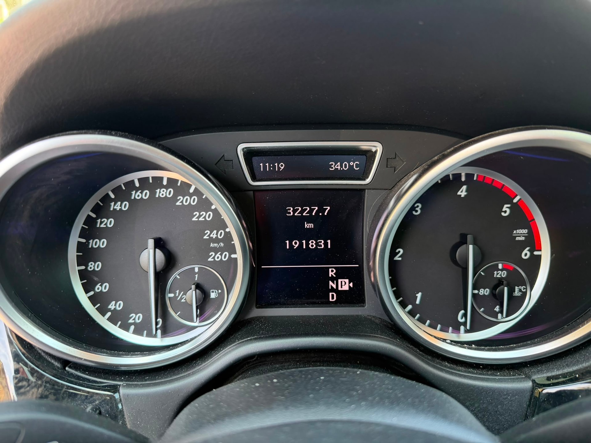 MERCEDES-BENZ ML 350 BlueTEC Edition 4Matic 7G-Tronic-image-4
