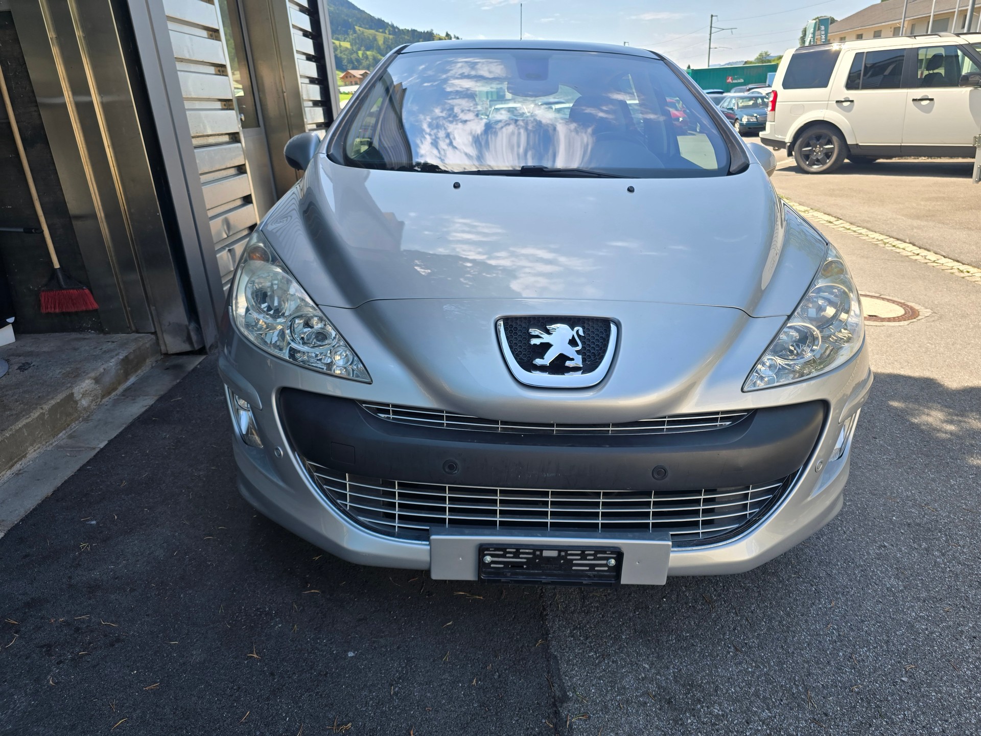 PEUGEOT 308 2.0 HDI Black&Silver Automatic