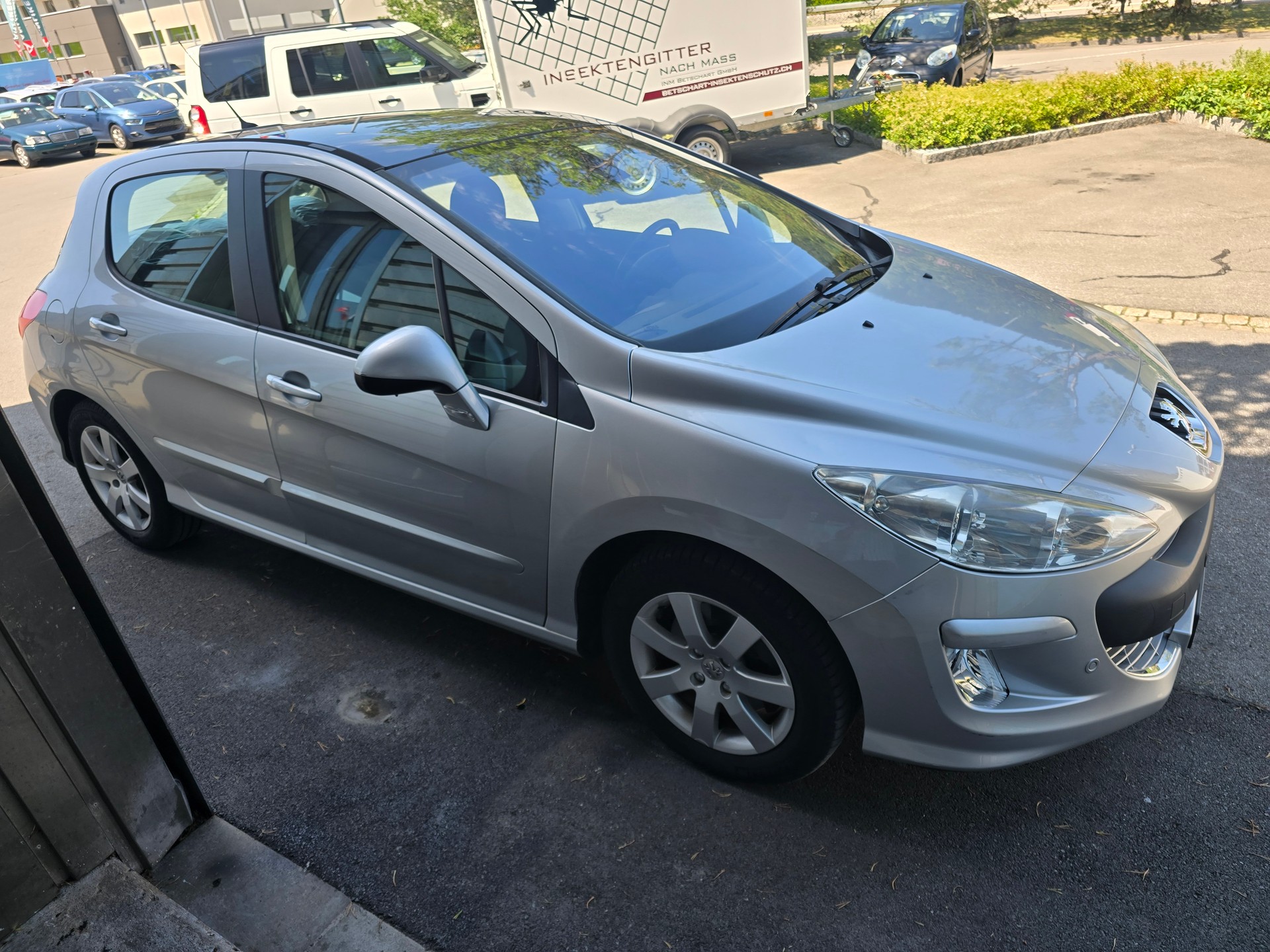 PEUGEOT 308 2.0 HDI Black&Silver Automatic-image-2